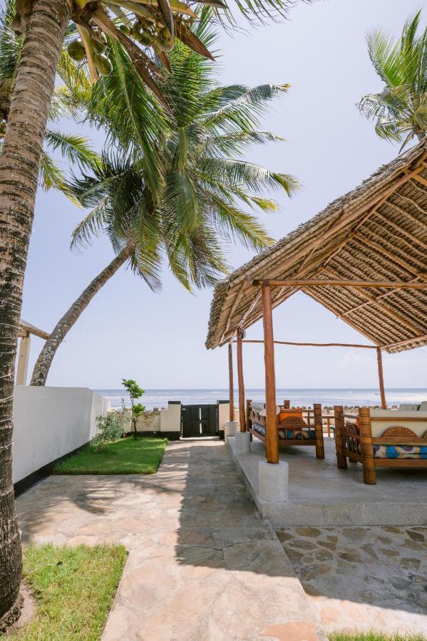 Oasys House - Beautiful Private Beach Front Home Msambweni Exterior photo